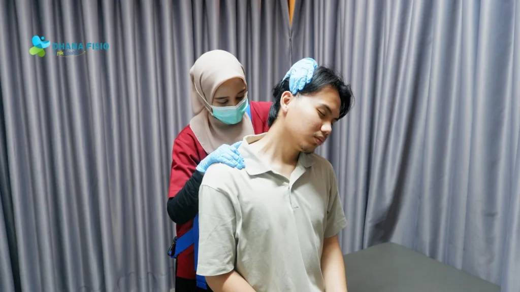 Cara Cepat Menghilangkan Nyeri Leher Akibat Salah Posisi Tidur